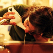 Rutin Cuci Hidung Punya Manfaat Dahsyat, Begini Cara Melakukannya!
